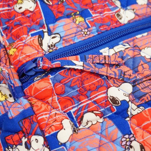 NEW ❤️ vera bradley Snoopy's House Peanuts Large Duffel Red Blue - Picture 4 of 5